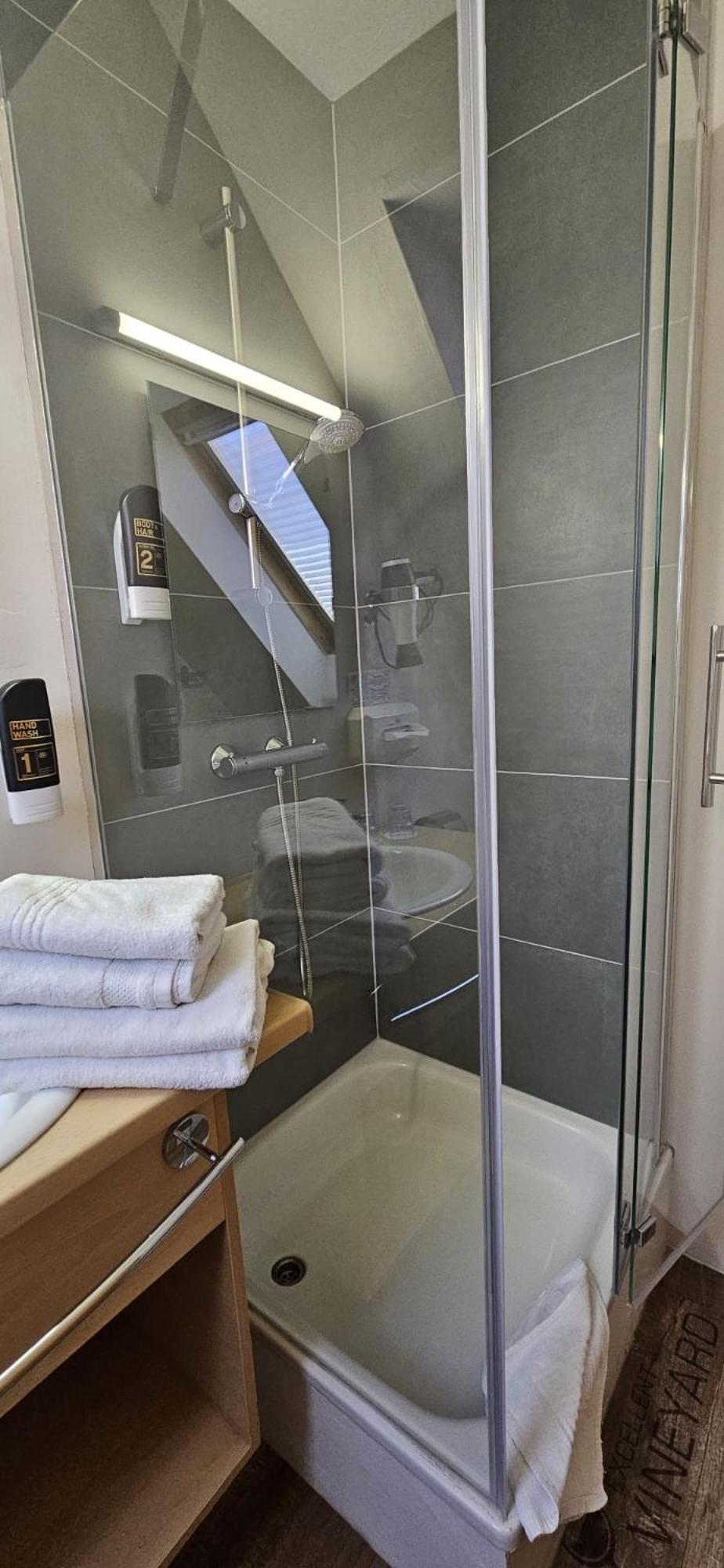 Hotel Am Deich 노르다히 외부 사진