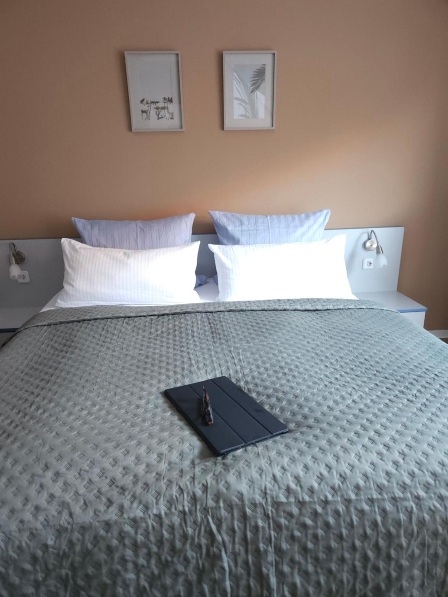 Hotel Am Deich 노르다히 외부 사진